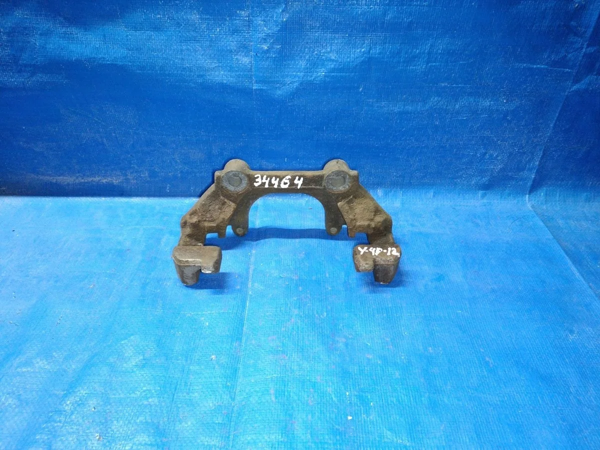 Скоба суппорта переднего Audi A6 C5 (1997—2001)