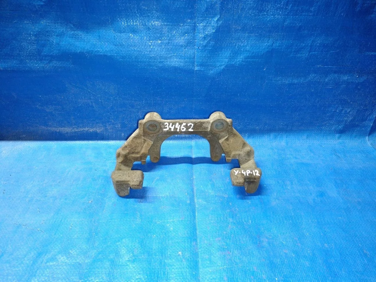 Скоба суппорта переднего Audi A6 C5 (1997—2001)