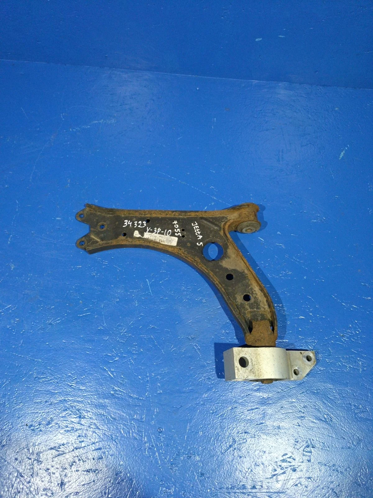 Рычаг передний левый нижний Volkswagen Golf Mk5 (2003—2009)