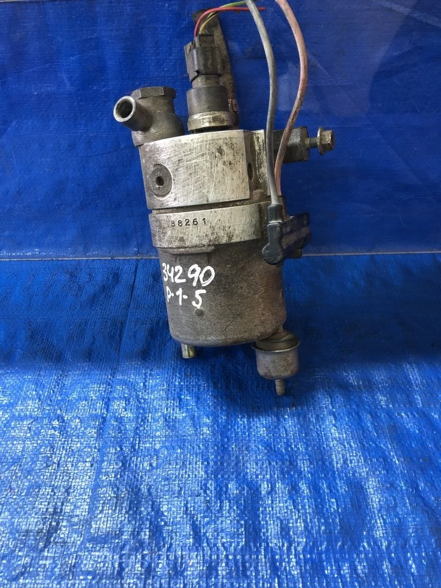 Регулятор давления тормозов (гидронасос) Volkswagen Passat B5 рестайлинг (2000—2005)