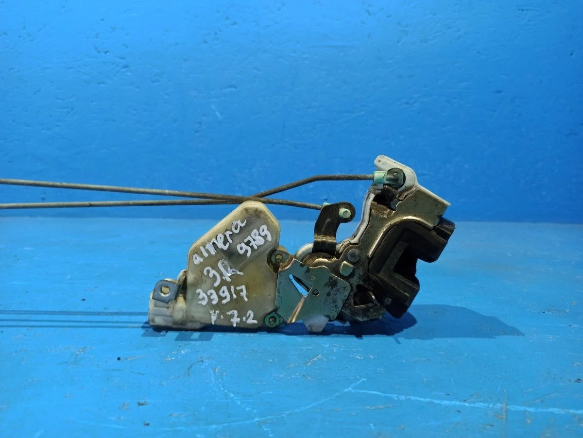 Замок двери задней правой Nissan Almera Classic I (2006—2013)