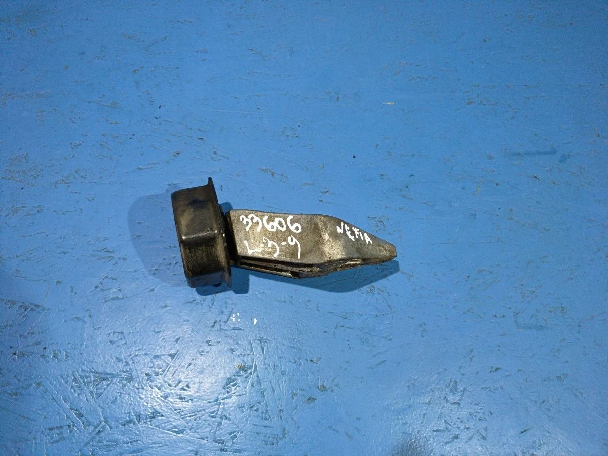 Кронштейн опоры двигателя Daewoo Nexia I рестайлинг (2008—2016)