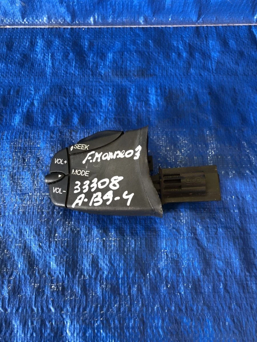 Переключатель подрулевой управления магнитолой Ford Mondeo III (2000—2003)