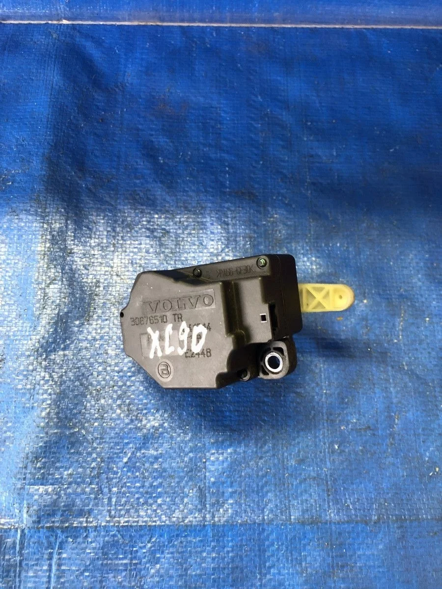 Электропривод заслонки отопителя Volvo XC90 I (2002—2006)