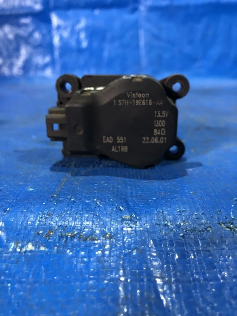 Электропривод заслонки отопителя Ford Focus I (1998—2004)