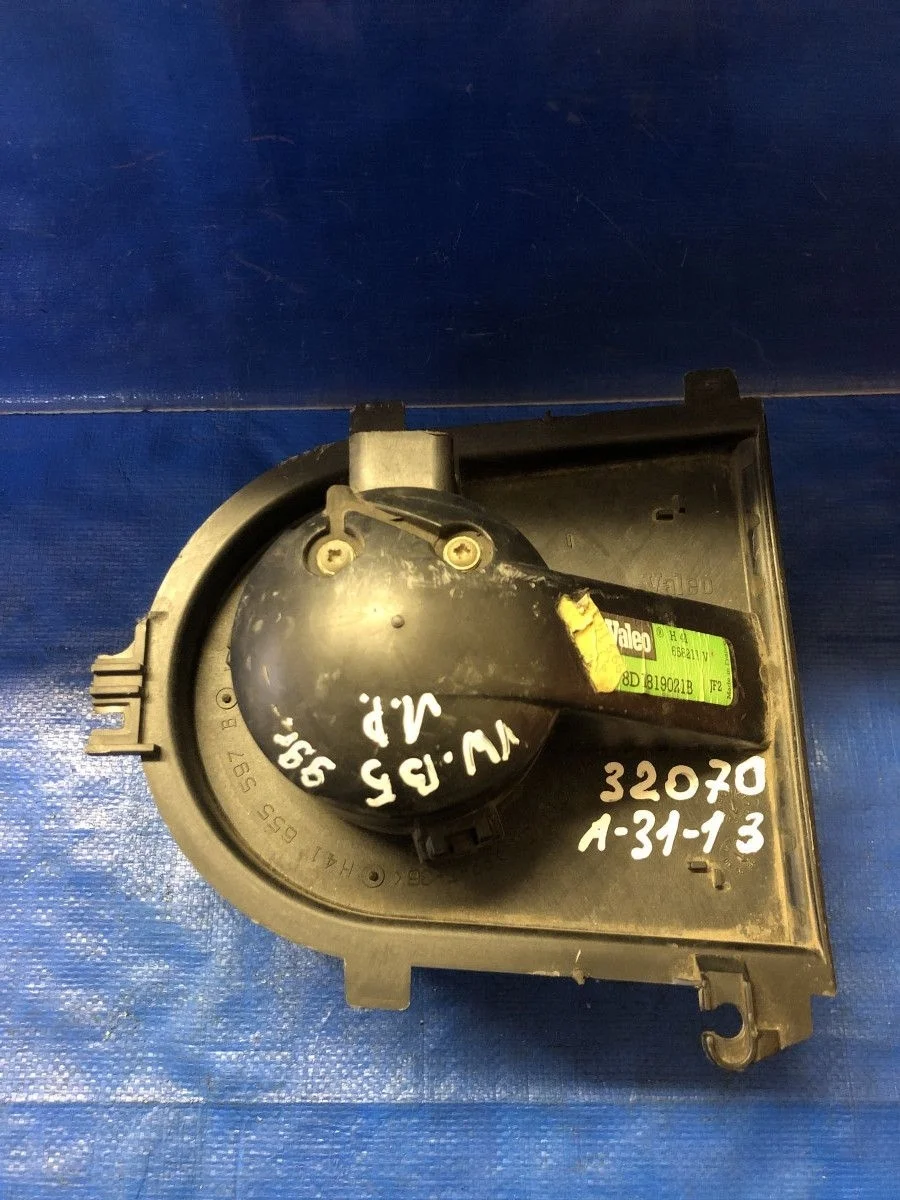 Двигатель отопителя (моторчик печки) Volkswagen Passat B5 (1996—2001)