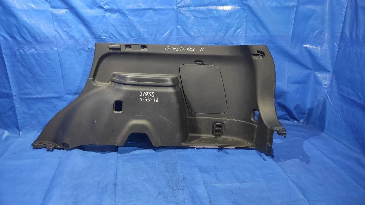 Обшивка багажника правая Mitsubishi Outlander III рестайлинг 3 (2018—2025)