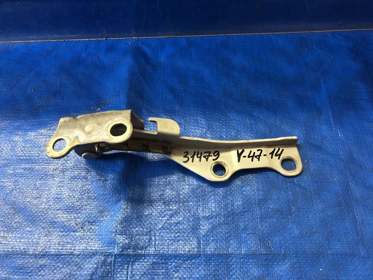 Петля капота правая Hyundai Getz I (2002—2005)