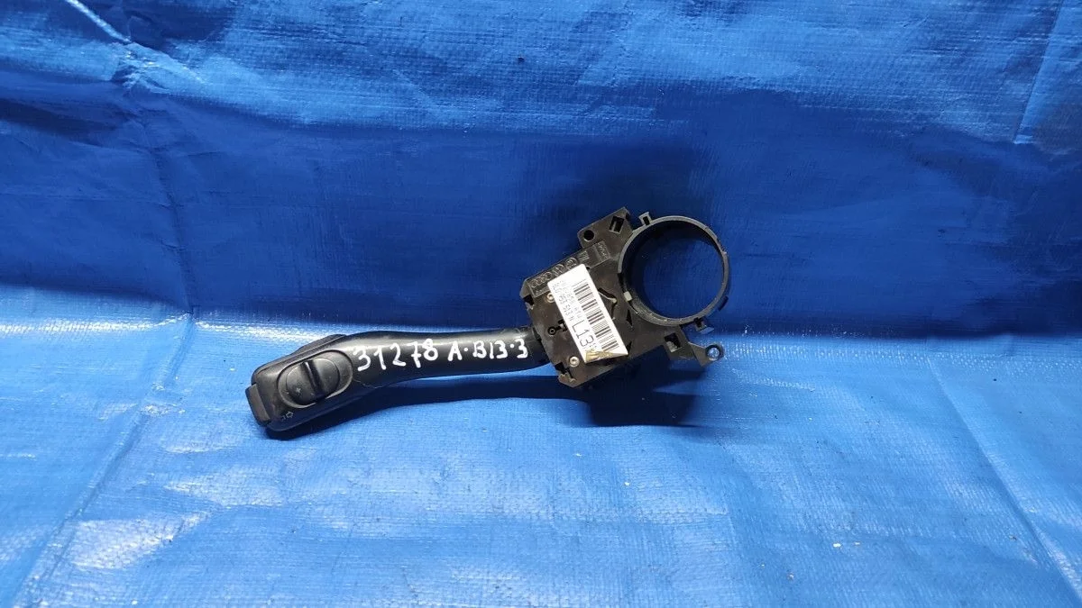 Переключатель поворотов подрулевой Audi A6 Allroad Quattro C5 (2000—2006)