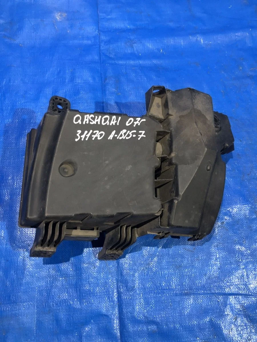 Корпус блока предохранителей Nissan Qashqai I (2006—2010)