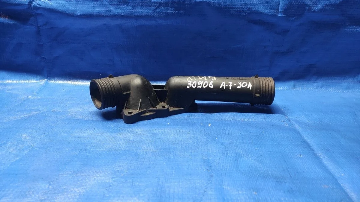 Фланец системы охлаждения BMW 5 серия E39 (1995—2000)