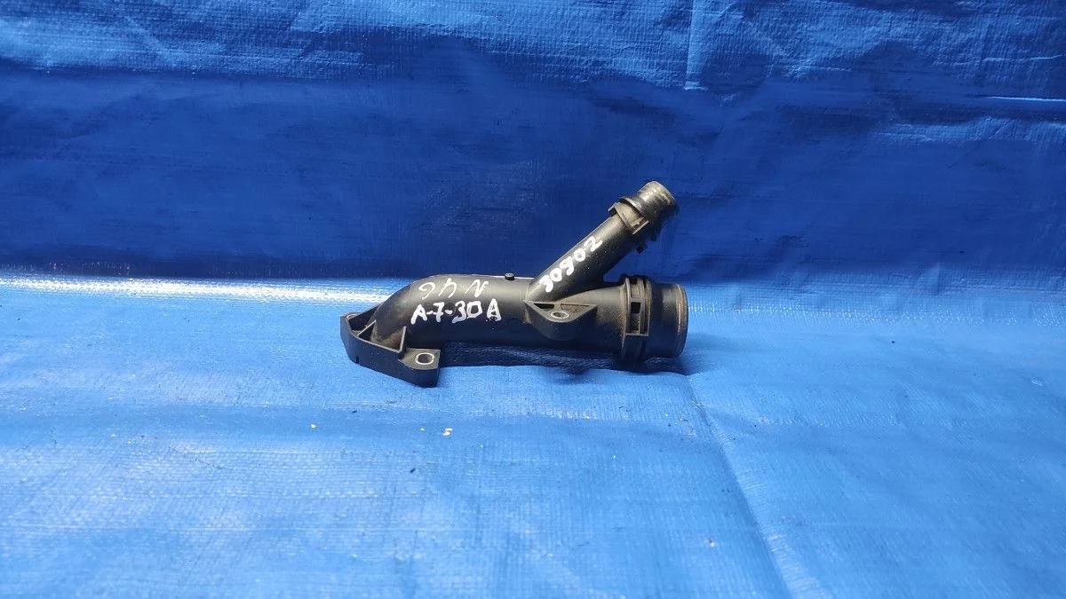 Фланец системы охлаждения BMW 3 серия E90/E91/E92/E93 (2005—2010)