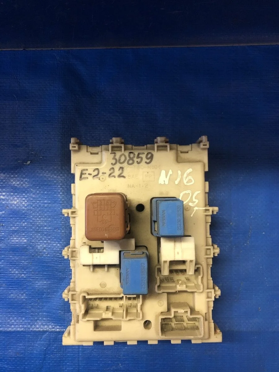 Блок предохранителей Nissan Almera N16 рестайлинг (2002—2006)