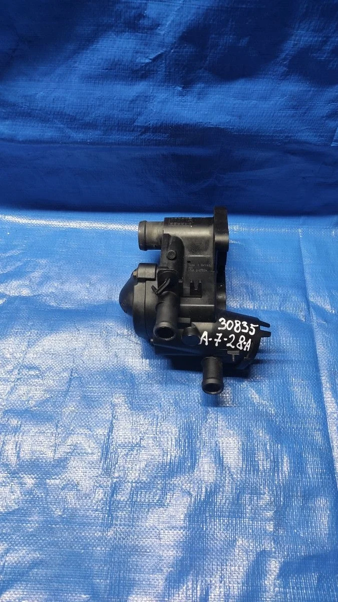 Корпус термостата Skoda Octavia II (2004—2009)