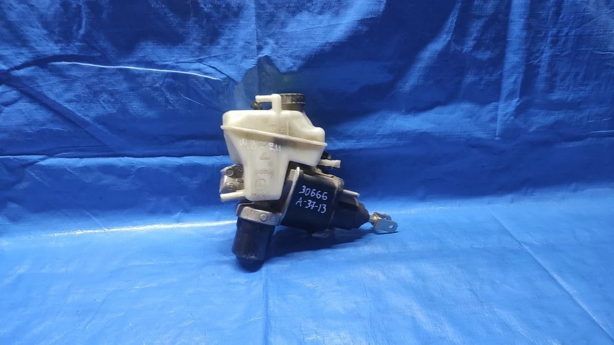 Цилиндр тормозной главный Mercedes-Benz E-класс W211/S211 (2002—2006)