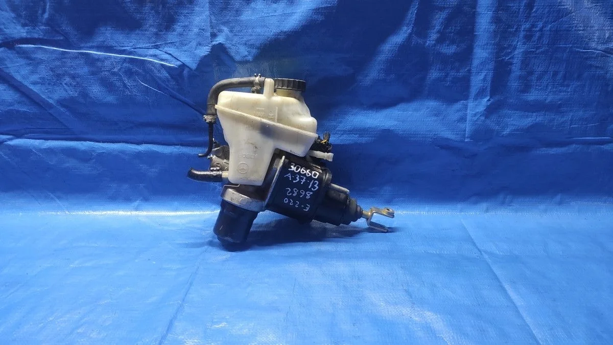 Цилиндр тормозной главный Mercedes-Benz E-класс W211/S211 (2002—2006)