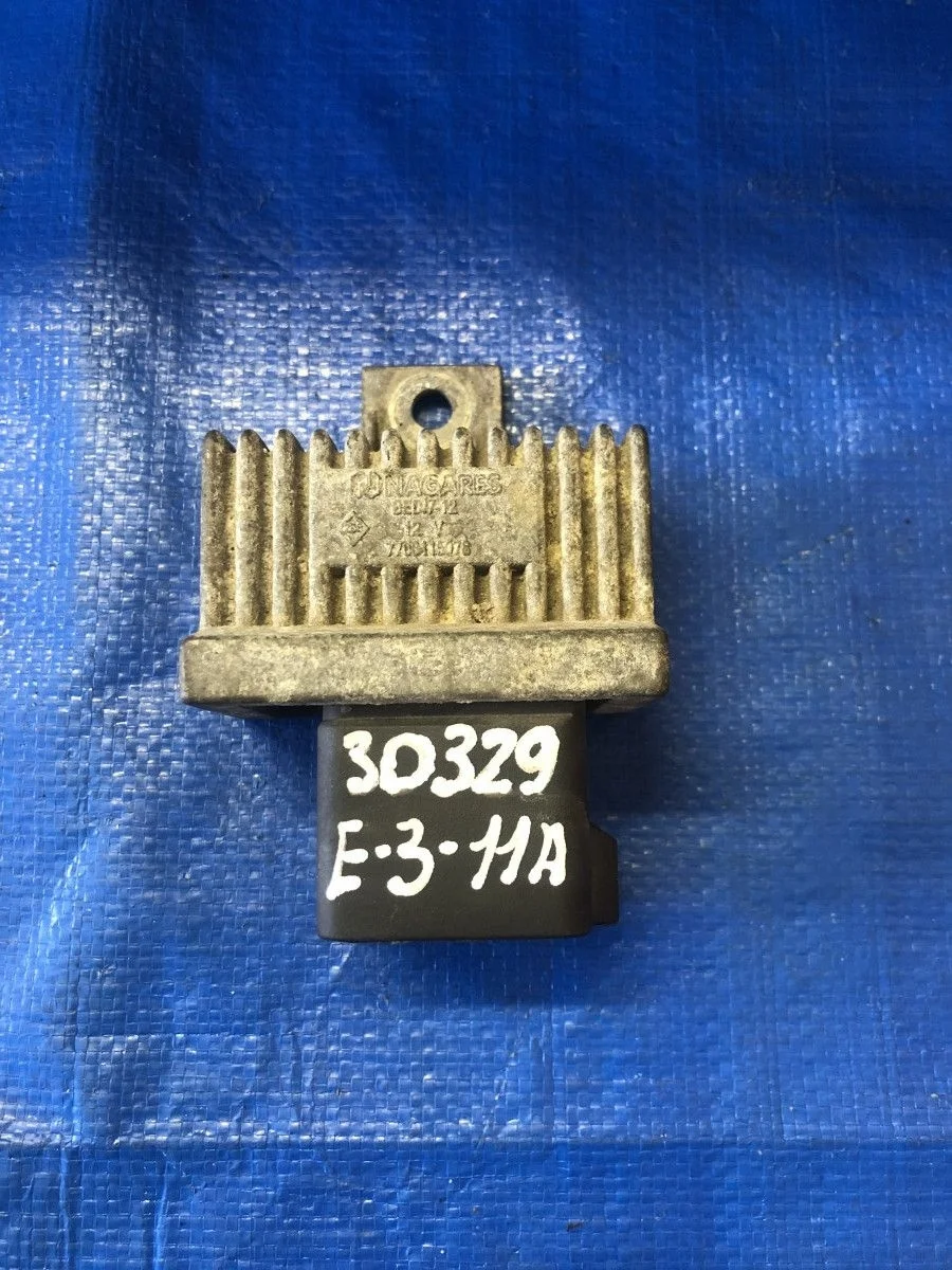 Блок управления свечей накала Mitsubishi Carisma I рестайлинг (1999—2004)