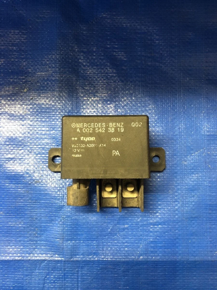 Блок управления зарядкой аккумулятора (контроллер АКБ) Mercedes-Benz E-класс W211/S211 (2002—2006)