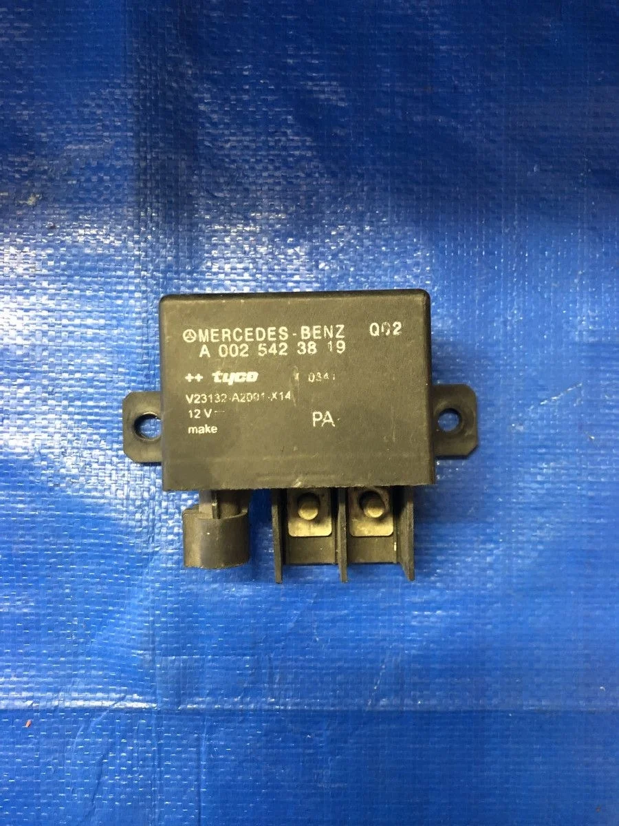 Блок управления зарядкой аккумулятора (контроллер АКБ) Mercedes-Benz E-класс W211/S211 (2002—2006)