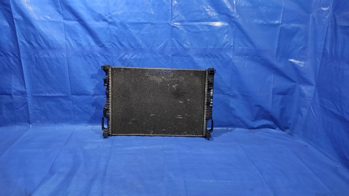 для MB W211 радиатор основной OM646 2.2CDI