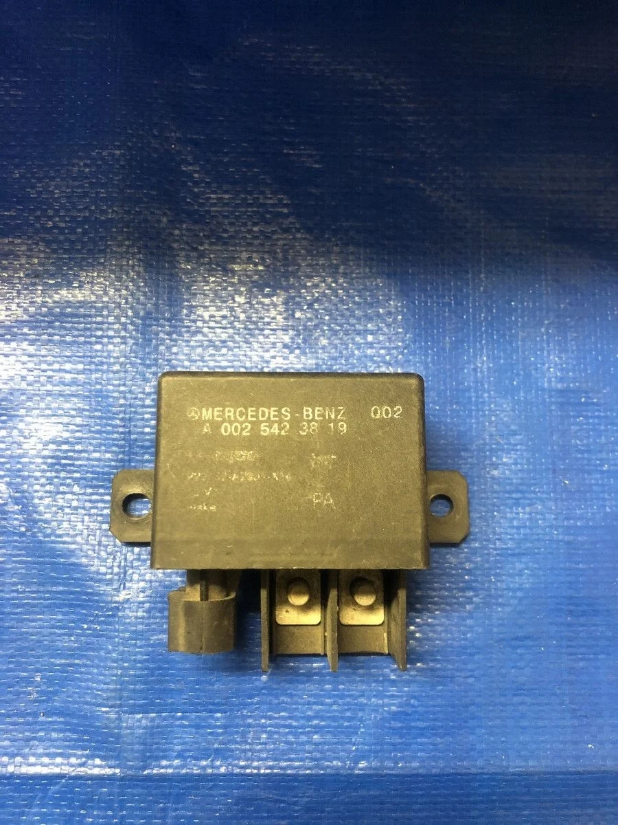 Блок управления зарядкой аккумулятора (контроллер АКБ) Mercedes-Benz E-класс W211/S211 (2002—2006)