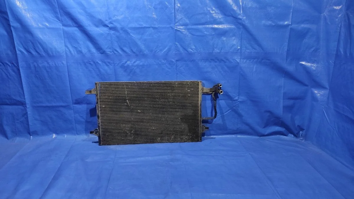 Радиатор кондиционера Audi A8 D2 (1994—1999)