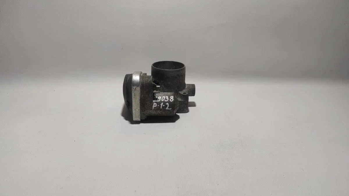 Дроссель Golf 4 1.4L