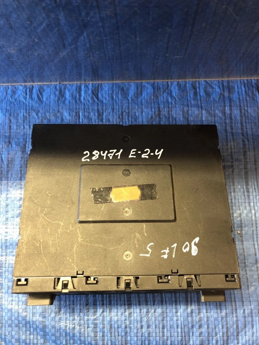 Блок предохранителей Volkswagen Golf Mk5 (2003—2009)