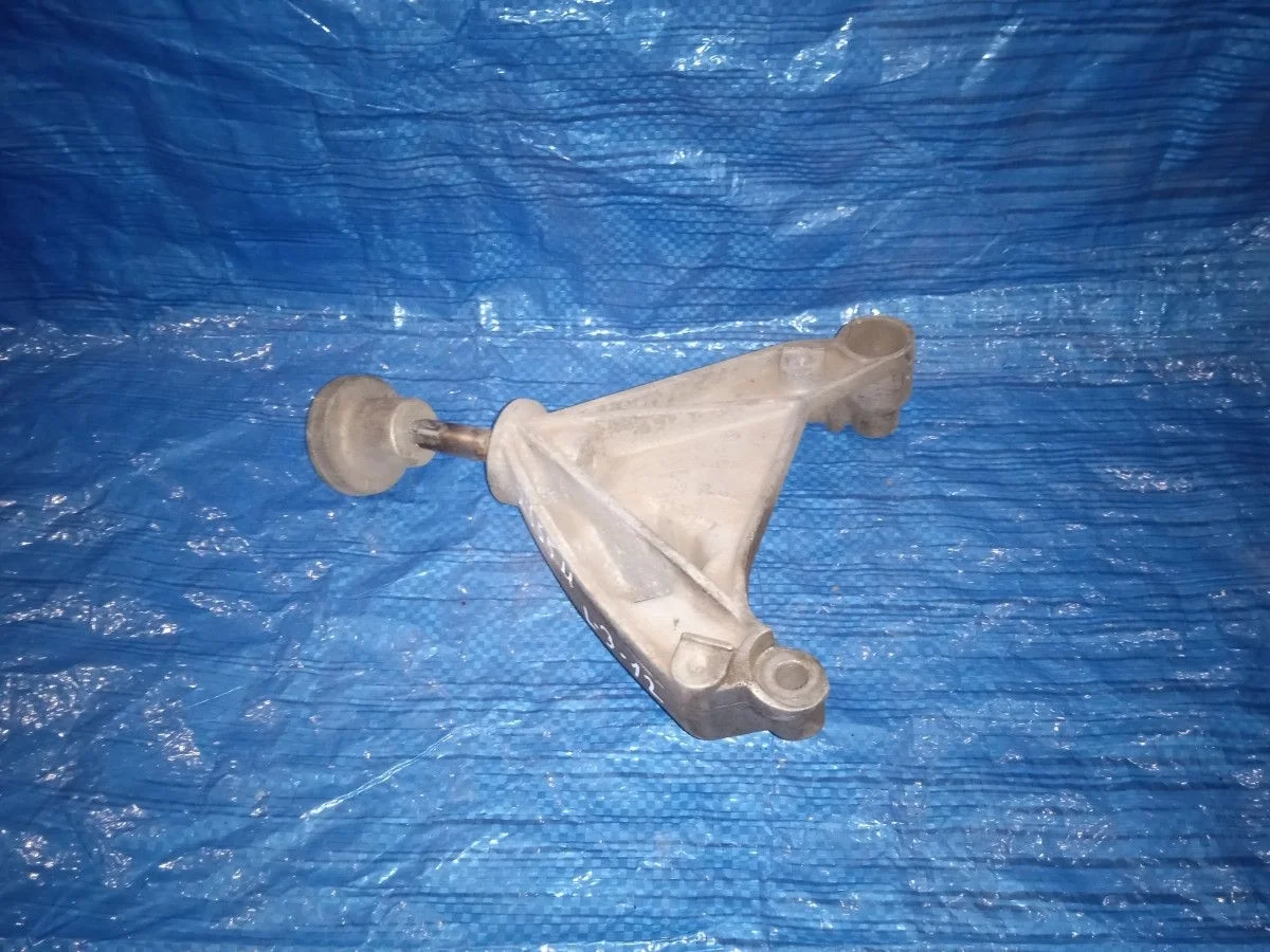 Кронштейн опоры КПП Renault Laguna II (2001—2005)