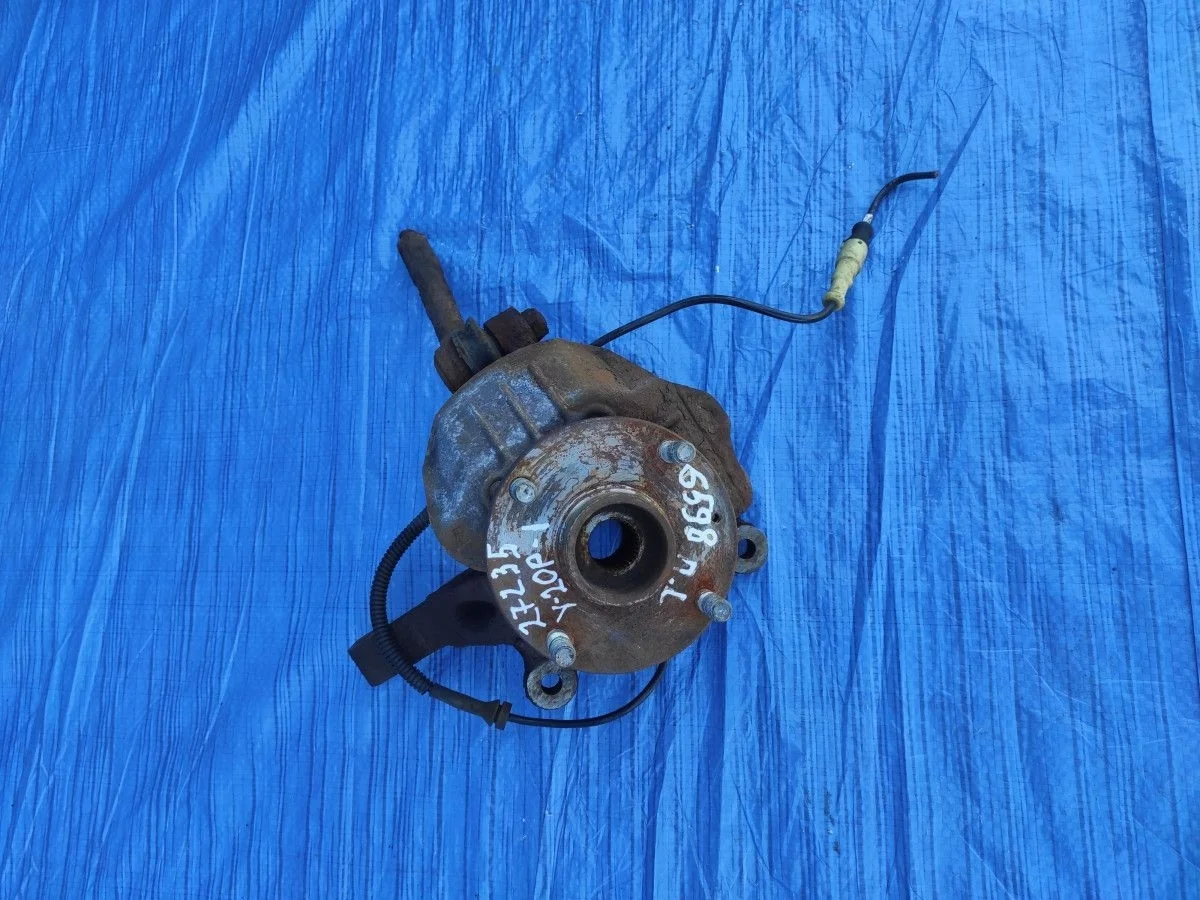 Кулак поворотный левый Chevrolet Lacetti I (2004—2013)