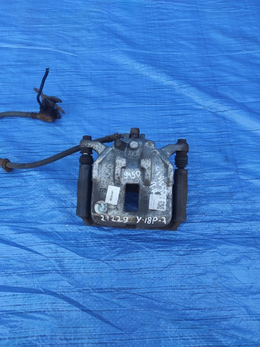 Суппорт тормозной передний правый Honda Civic 5D