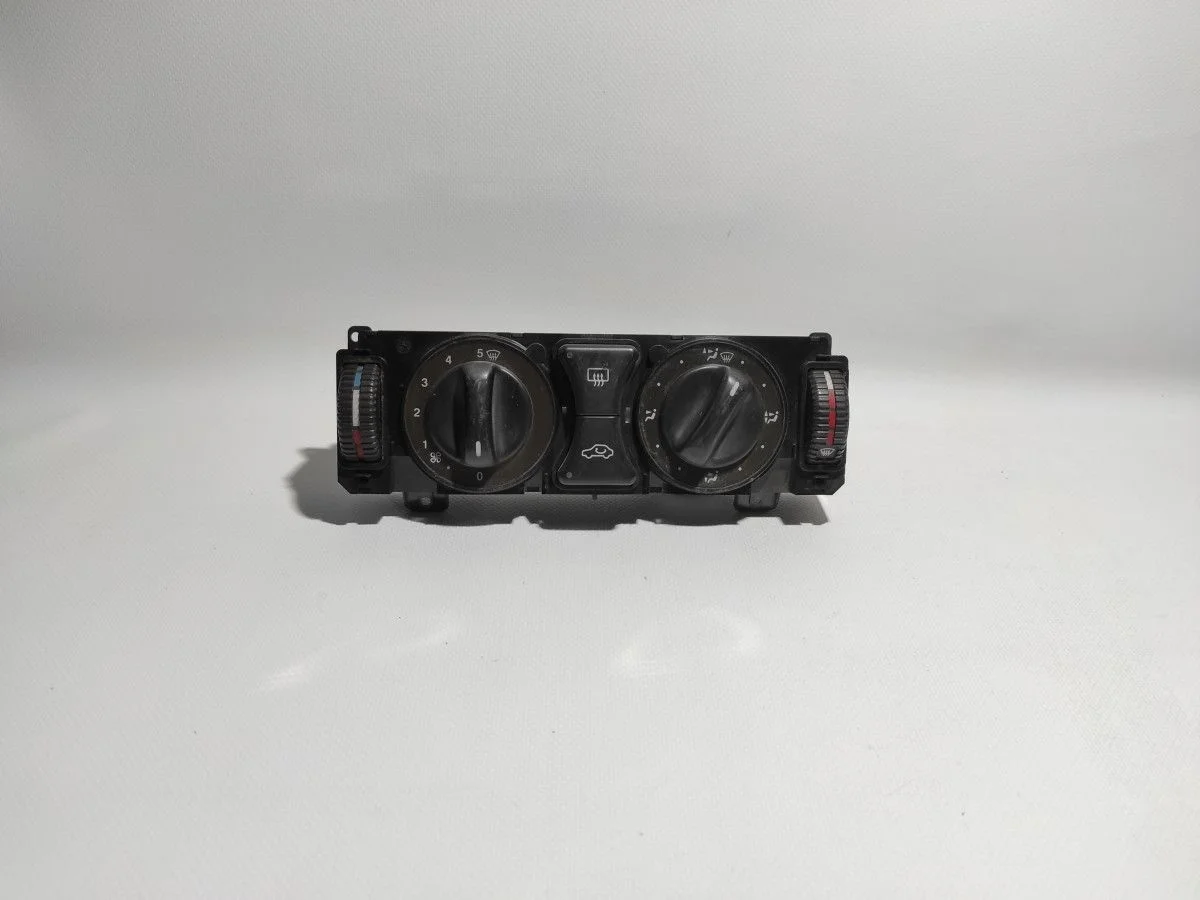 Блок управления отопителем Mercedes-Benz C-класс W202/S202 (1993—1997)