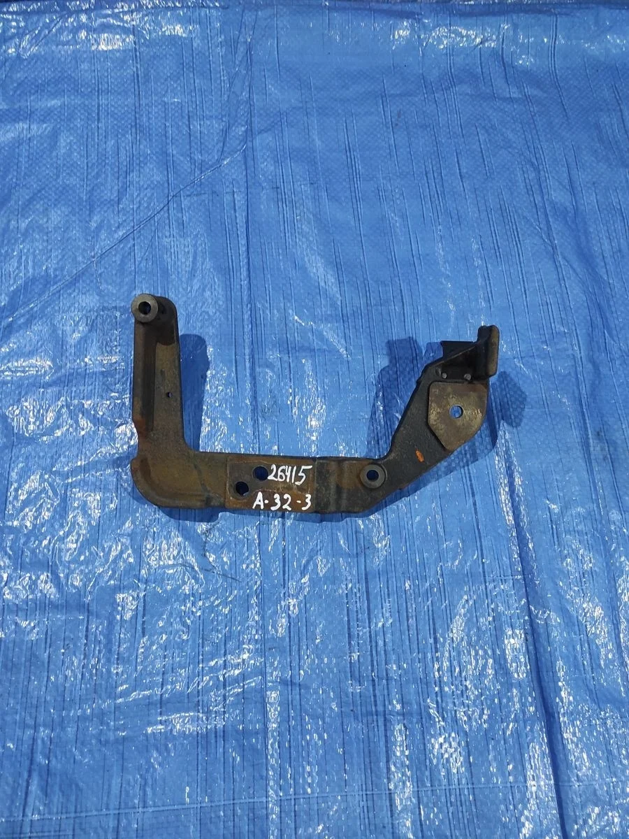 Кронштейн опоры двигателя Nissan Micra K12 (2002—2010)