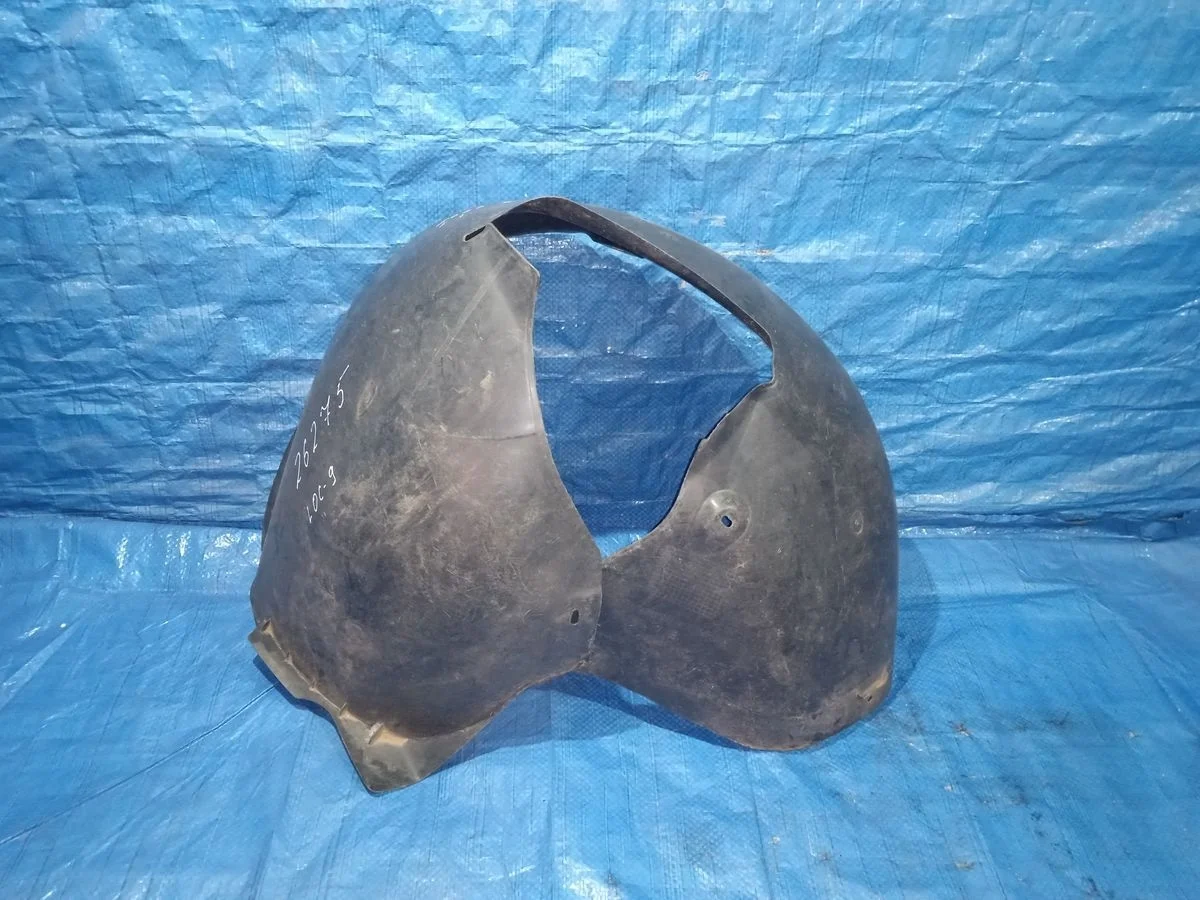 Подкрылок (локер) передний левый Volkswagen Golf Mk5 (2003—2009)