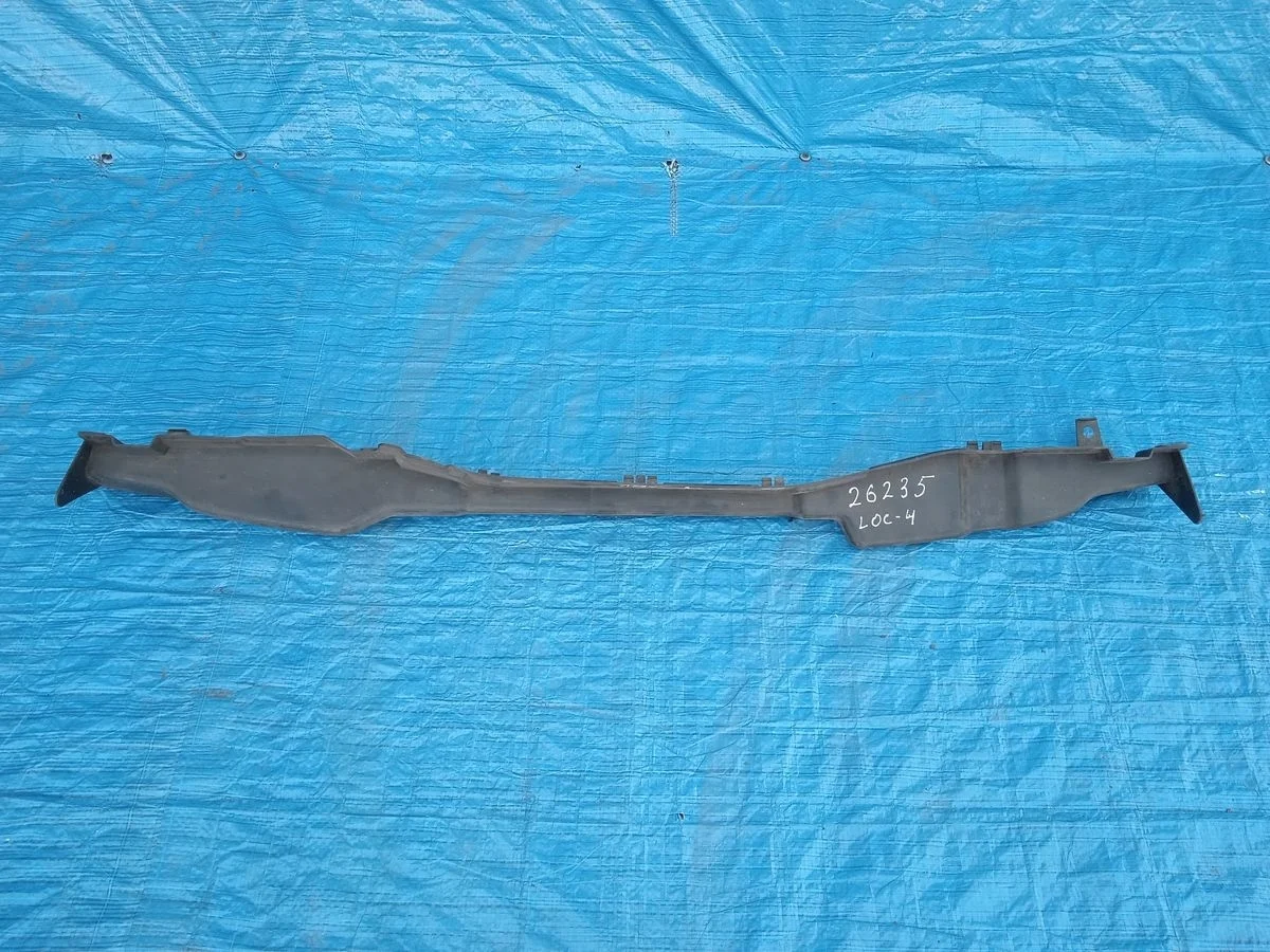 Кронштейн крепления заднего бампера центральный Nissan Note E11 рестайлинг (2008—2013)