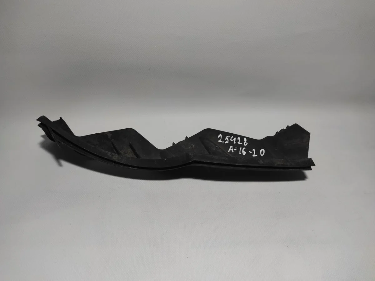 Кронштейн переднего бампера правый Volkswagen Passat B6 (2005—2010)