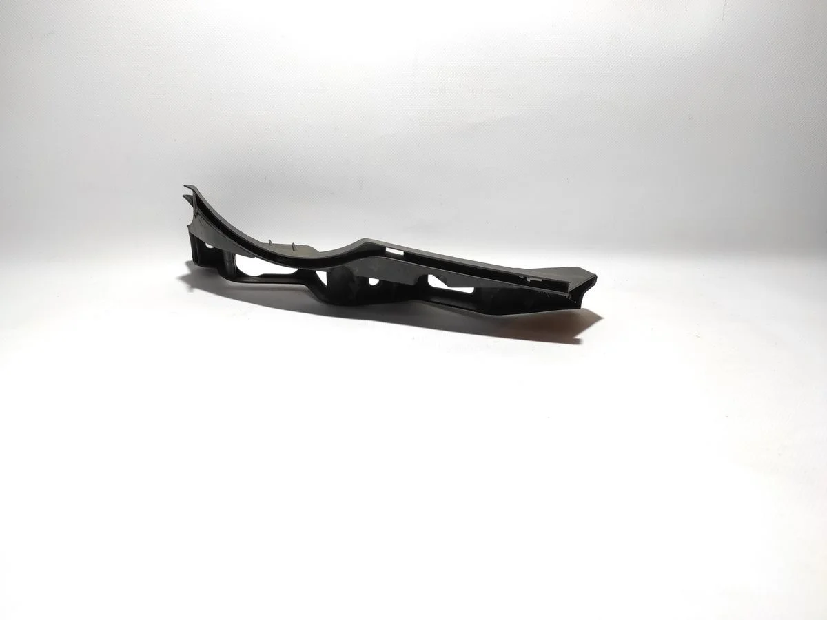 Кронштейн переднего бампера правый Volkswagen Passat B6 (2005—2010)