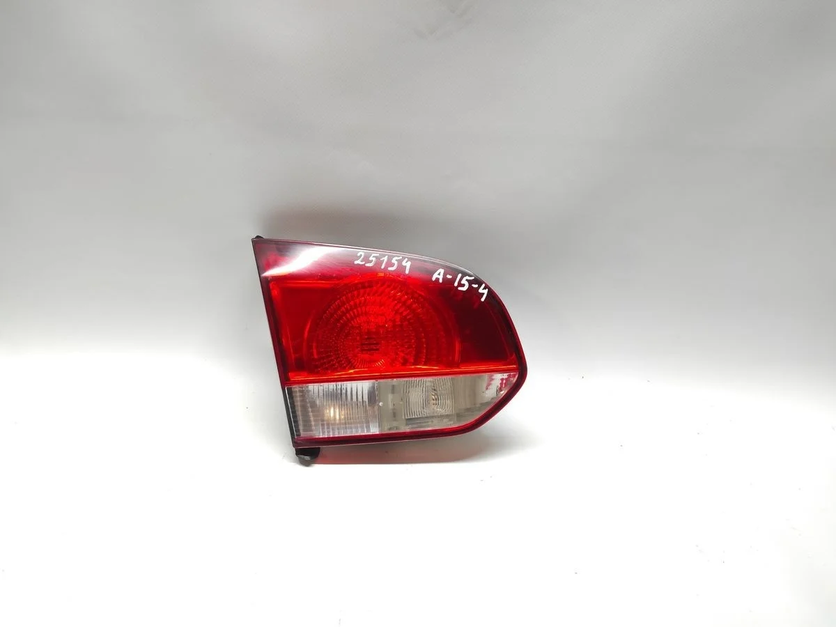 Фонарь задний внутренний левый Volkswagen Golf Mk6 (2008—2012)