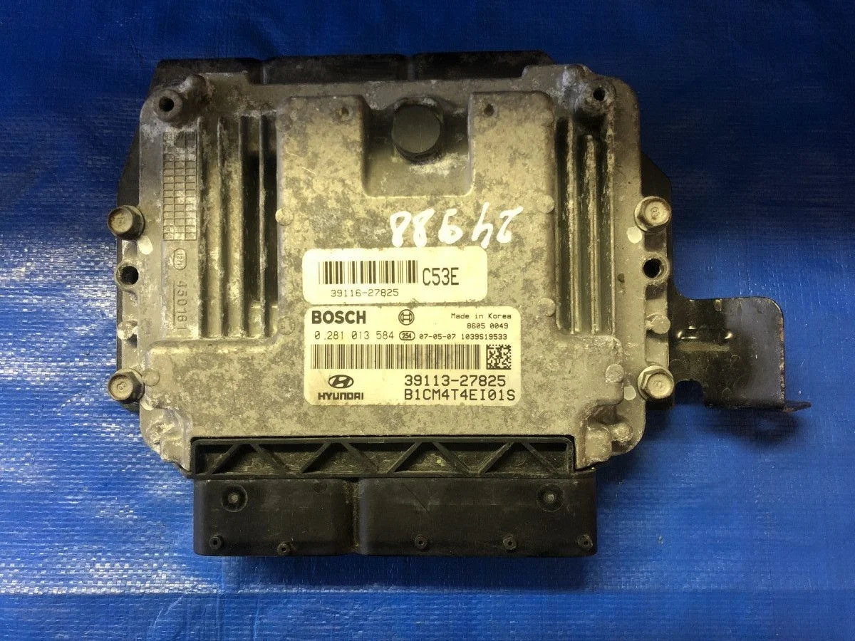 Блок управления двигателем Hyundai Santa Fe II (2005—2010)