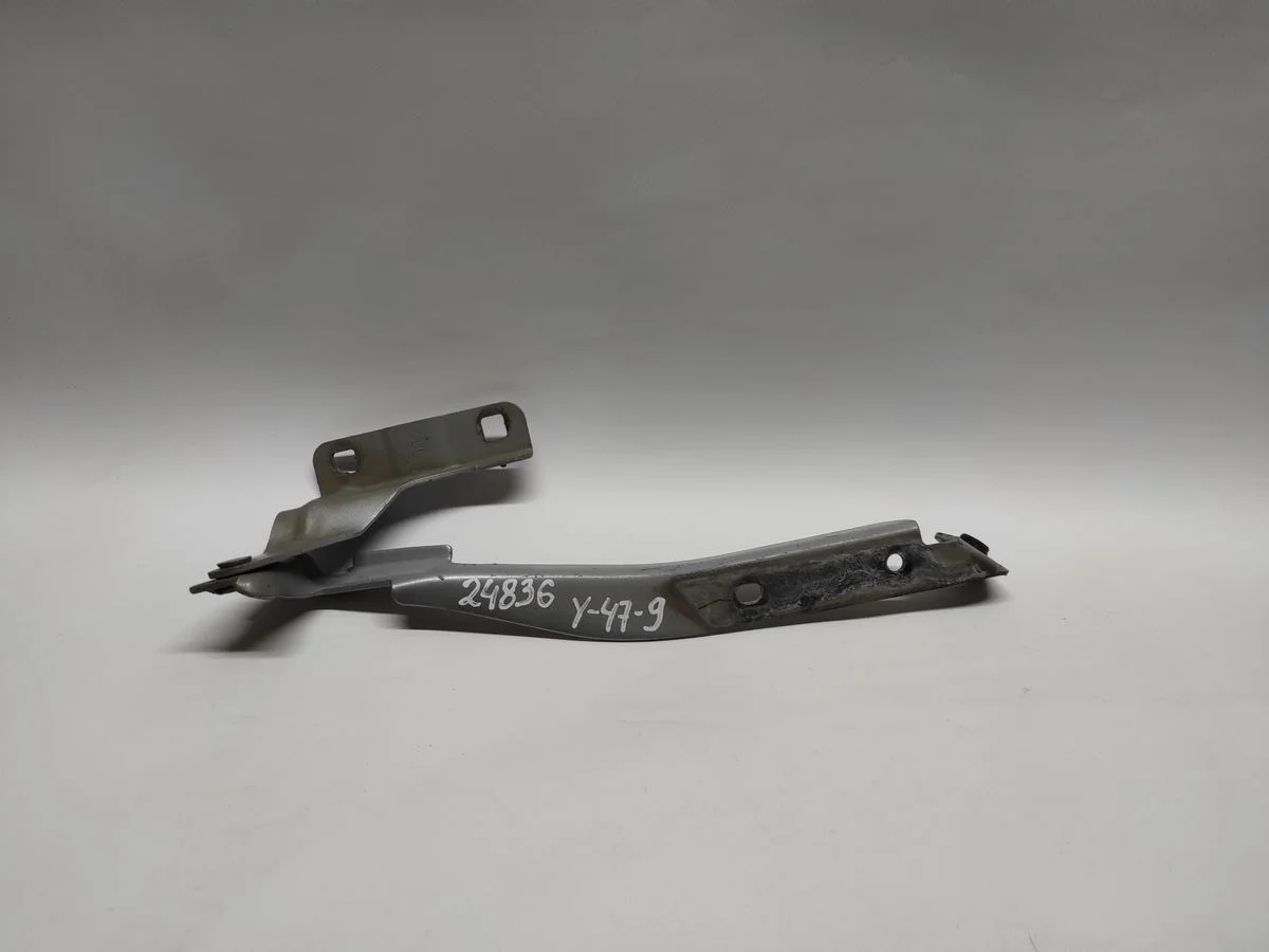 Петля капота левая Nissan Note E11 рестайлинг (2008—2013)