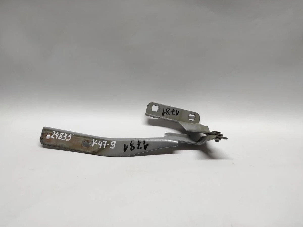 Петля капота правая Nissan Note E11 рестайлинг (2008—2013)