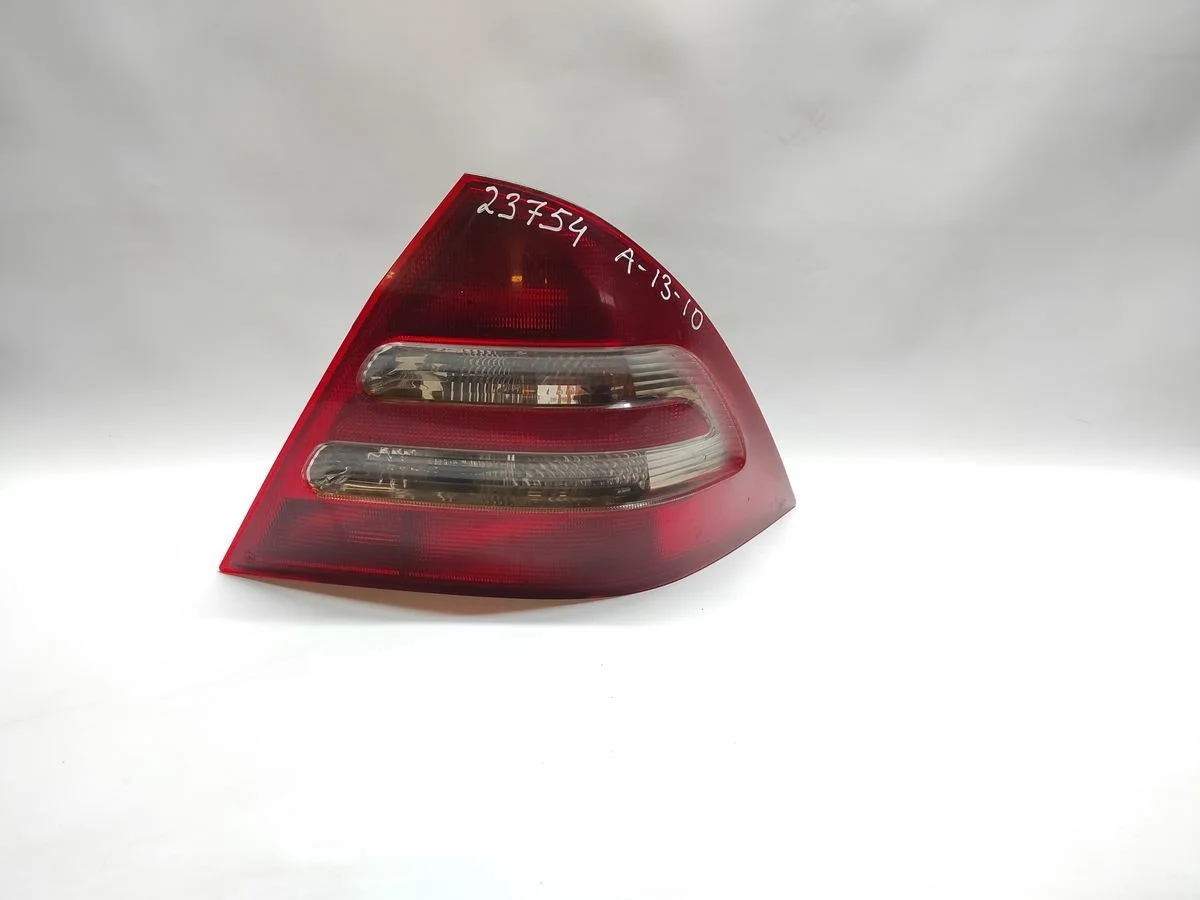 Фонарь задний правый Mercedes-Benz C-класс W203/S203/CL203 (2000—2004)