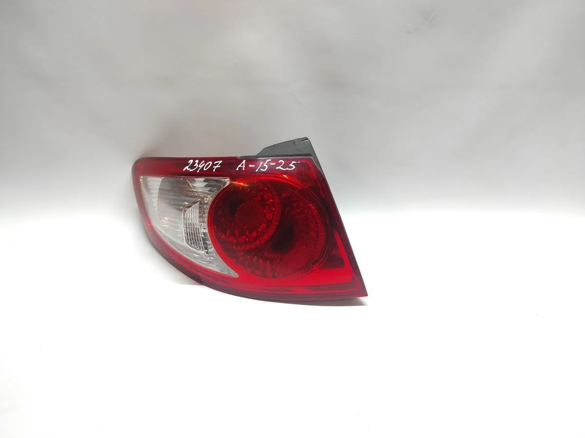 Фонарь задний наружный левый Hyundai Santa Fe II (2005—2010)