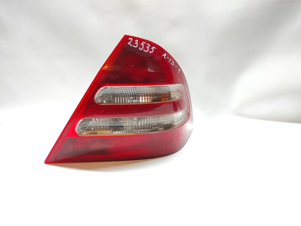 Фонарь задний правый Mercedes-Benz C-класс W203/S203/CL203 (2000—2004)