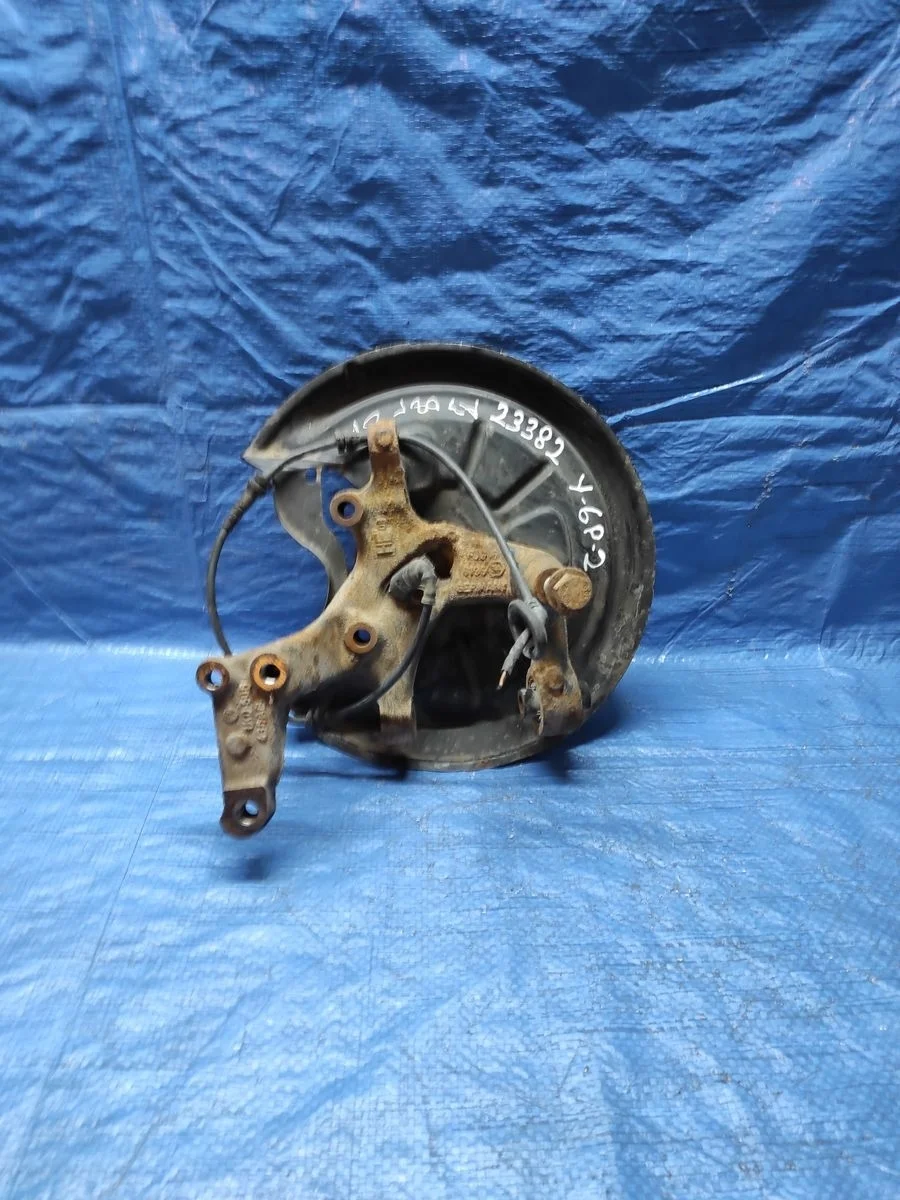 Кулак задний правый (цапфа) Skoda Octavia II (2004—2009)