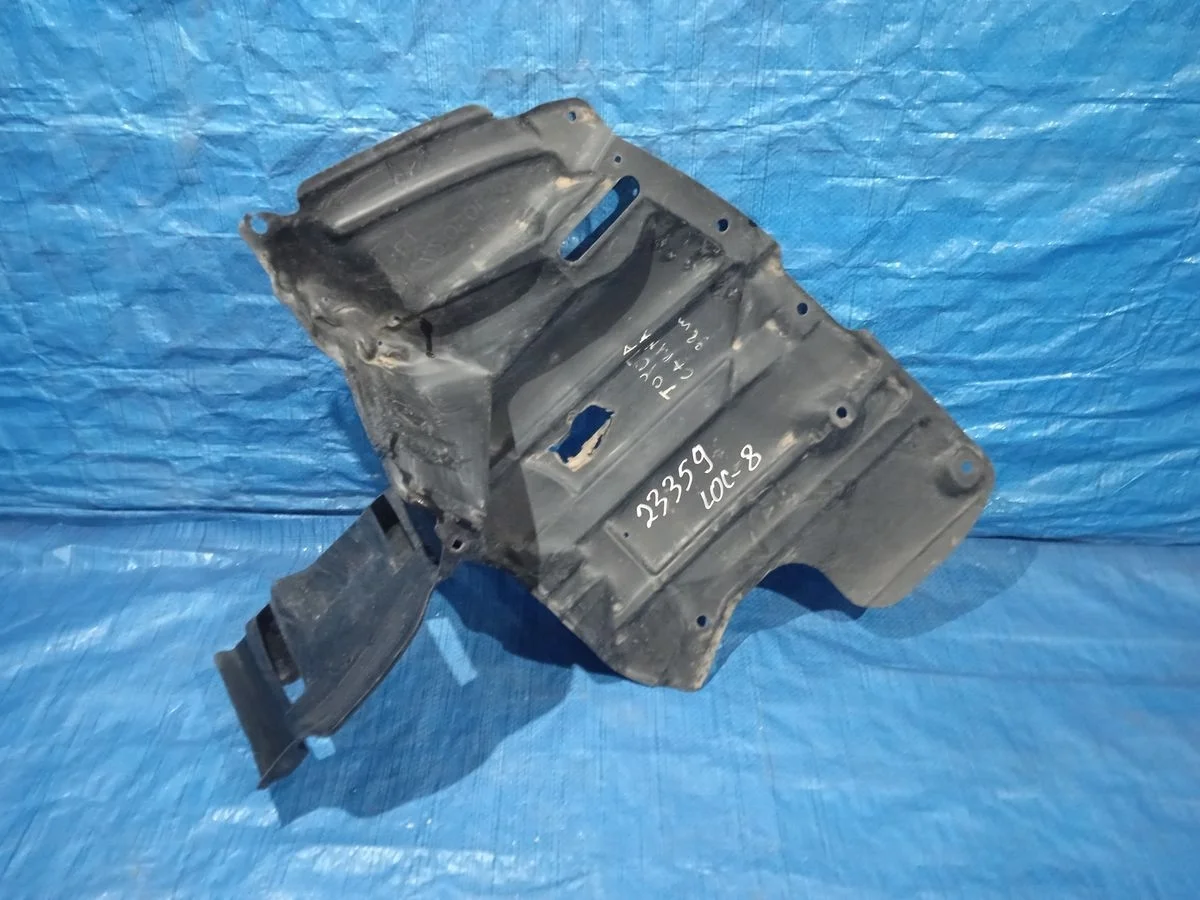 Пыльник моторного отсека левый Toyota Carina E I (1992—1998)