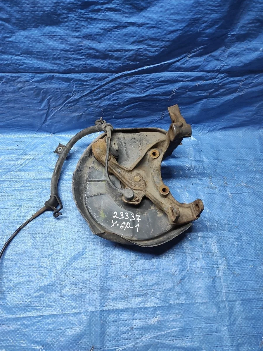 Кулак задний левый ( цапфа) Audi A4 B6 (2000—2006)