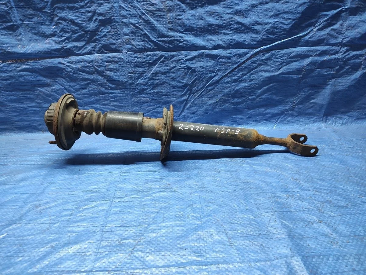 Амортизатор передний L=R Volkswagen Passat B5 (1996—2001)