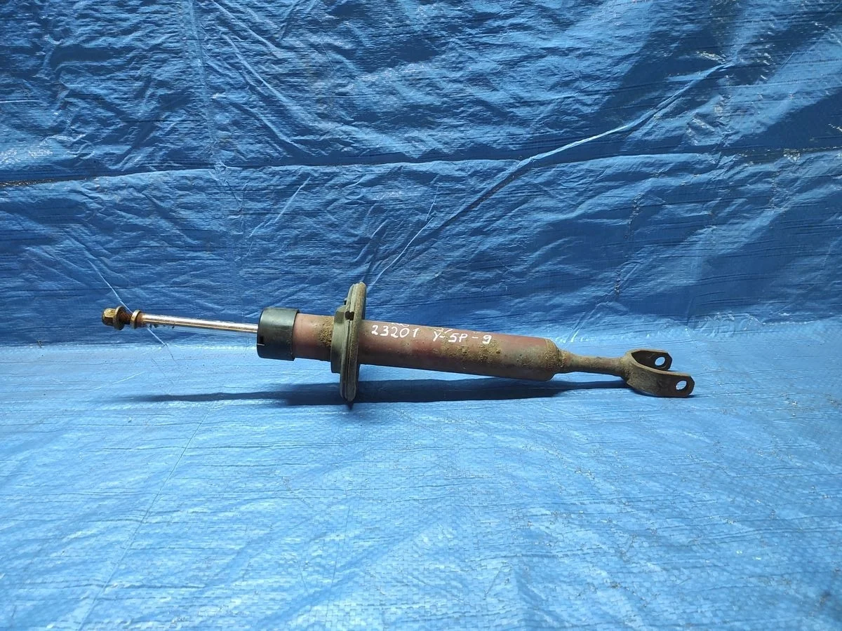 Амортизатор передний L=R Volkswagen Passat B5 (1996—2001)