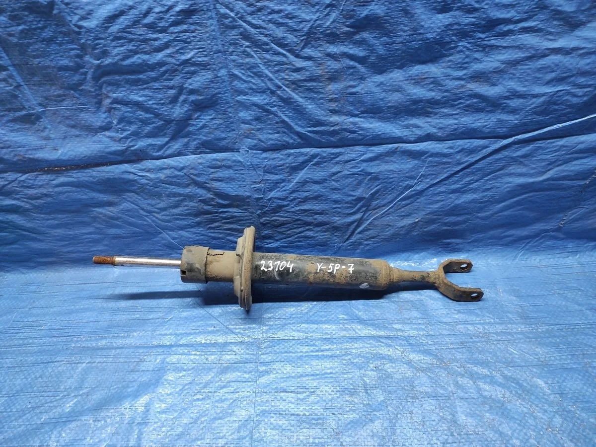 Амортизатор передний L=R Volkswagen Passat B5 (1996—2001)